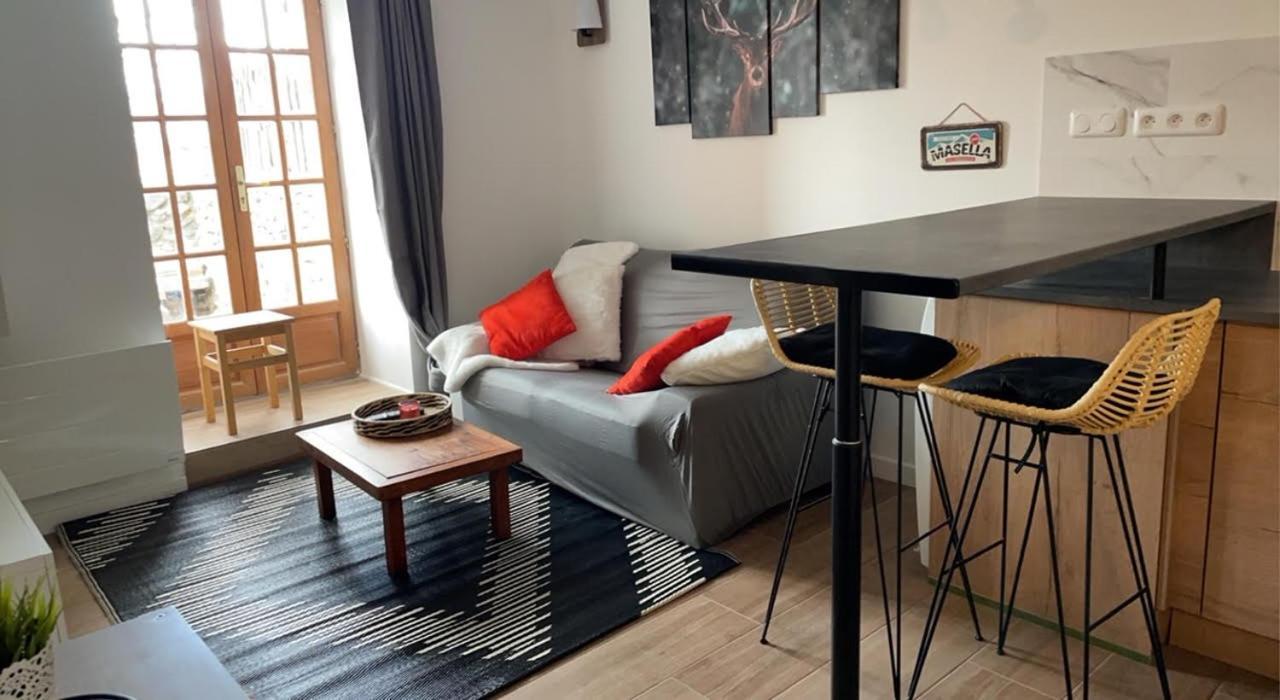 Appartement Avec Chambre Ouverte Bourg-Madame Zewnętrze zdjęcie
